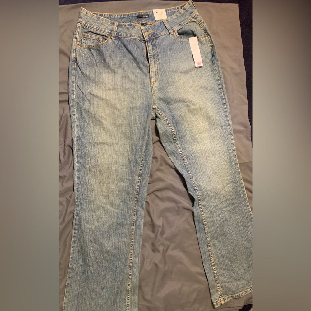 a.n.a. Dirty Wash Med Tint Size 16W Bootcut Jeans